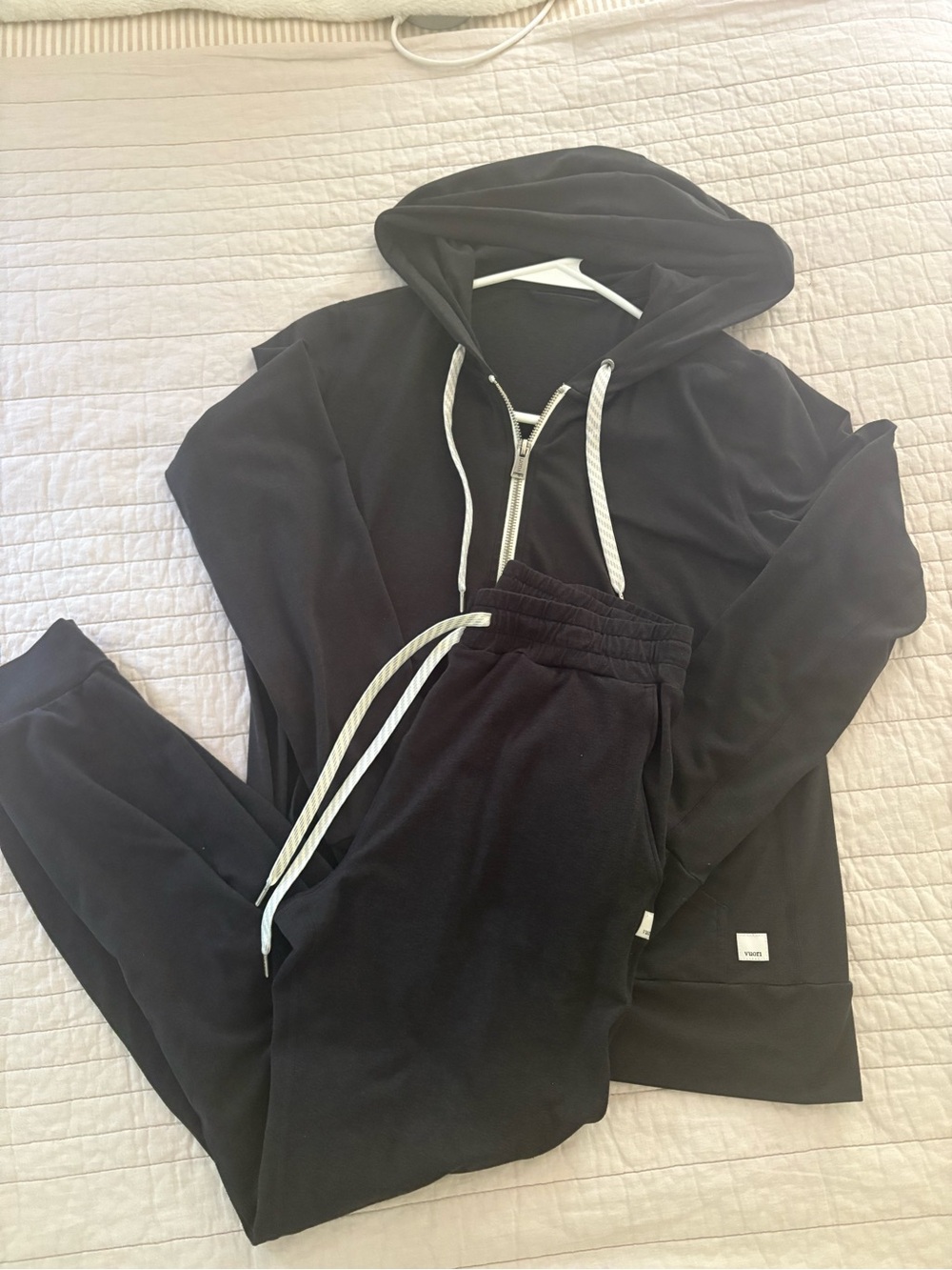 Vuori Black Hoodie & Jogger halo set - top XS - bottom XS tall - Picture 2 of 3